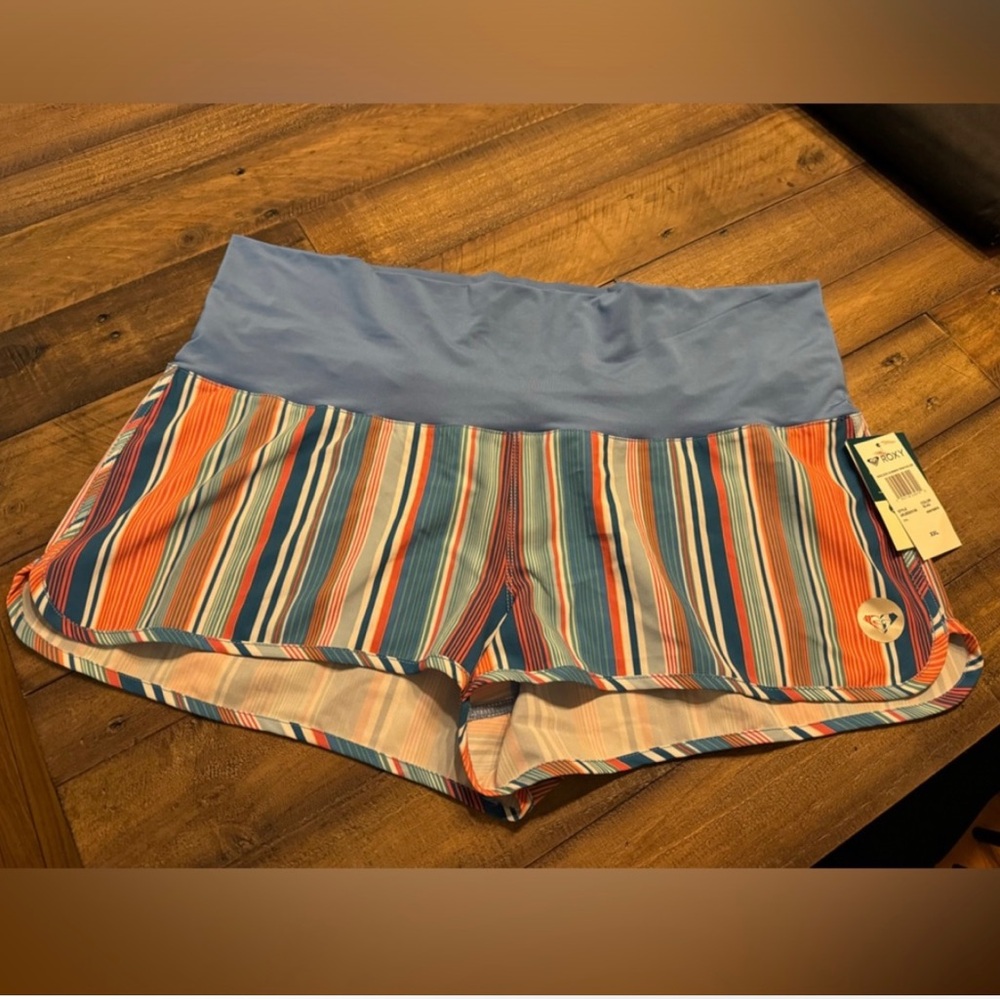 Roxy Shorts Lightweight Striped Design
